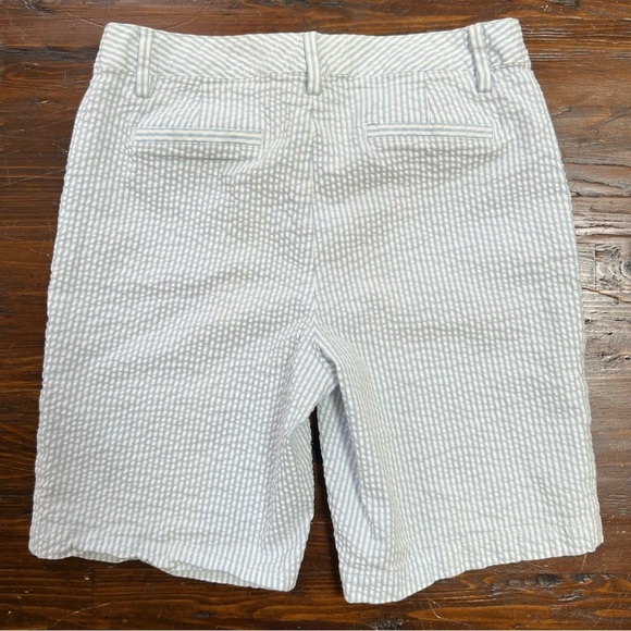 Lands End Womens Size 10 Blue White Striped Seersucker Bermuda Shorts-Stretchy - Picture 2 of 8